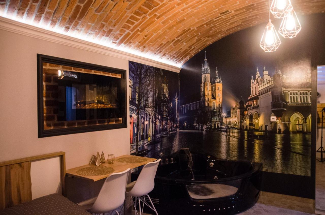 Underground Jacuzzi Rooms Краків Екстер'єр фото