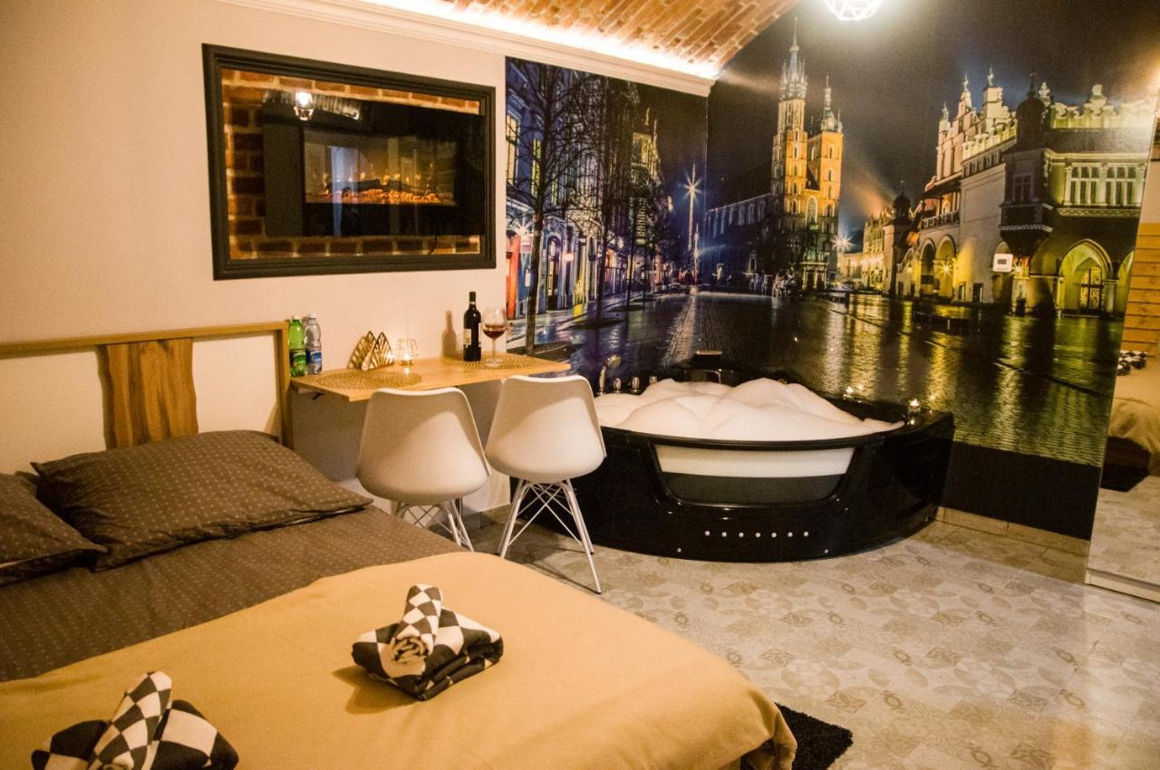 Underground Jacuzzi Rooms Краків Екстер'єр фото
