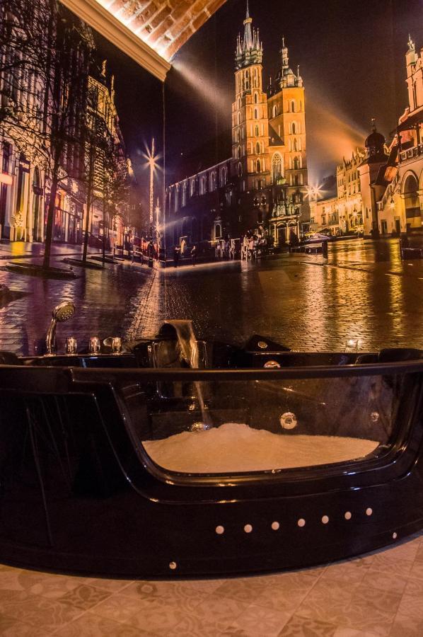 Underground Jacuzzi Rooms Краків Екстер'єр фото