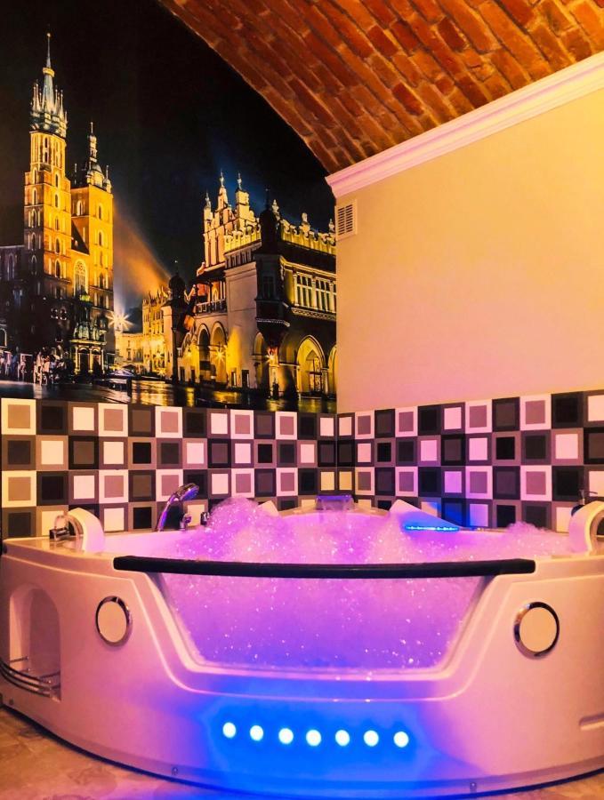 Underground Jacuzzi Rooms Краків Екстер'єр фото