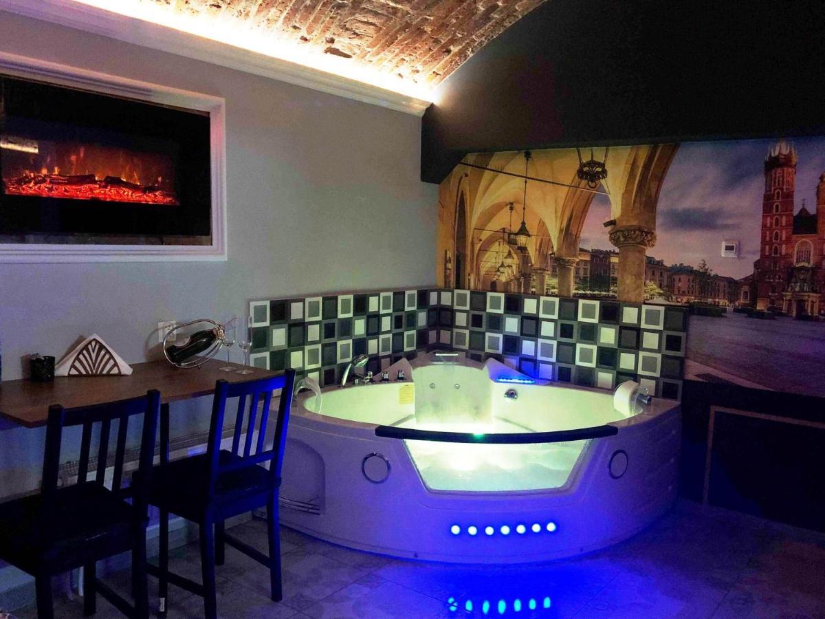 Underground Jacuzzi Rooms Краків Екстер'єр фото