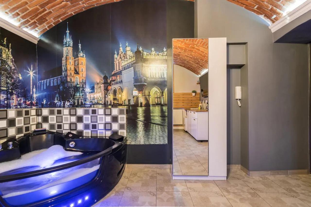 Underground Jacuzzi Rooms Краків Екстер'єр фото